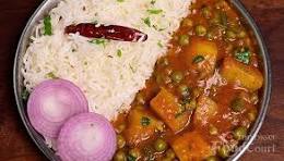 Fresh aloo matar curry meal delivery by Gupta Dhaba