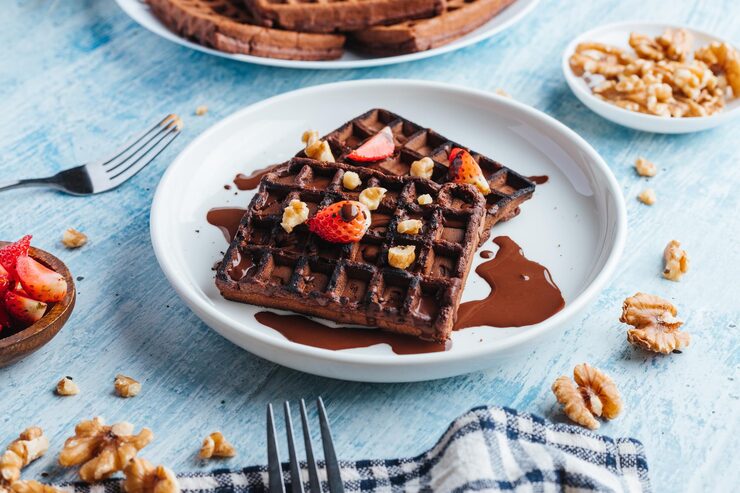 high-angle-view-dessert-plate-table
