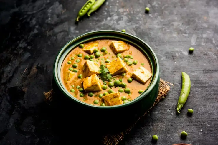 Half plate matar paneer curry meal delivery by Madan Vaishno Dhaba